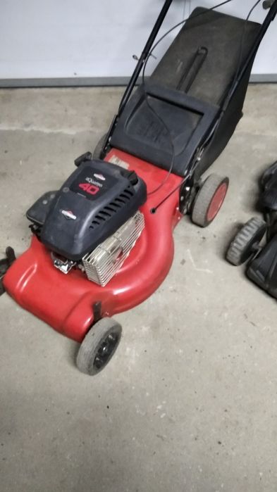 Kosiarka spalinowa z koszem