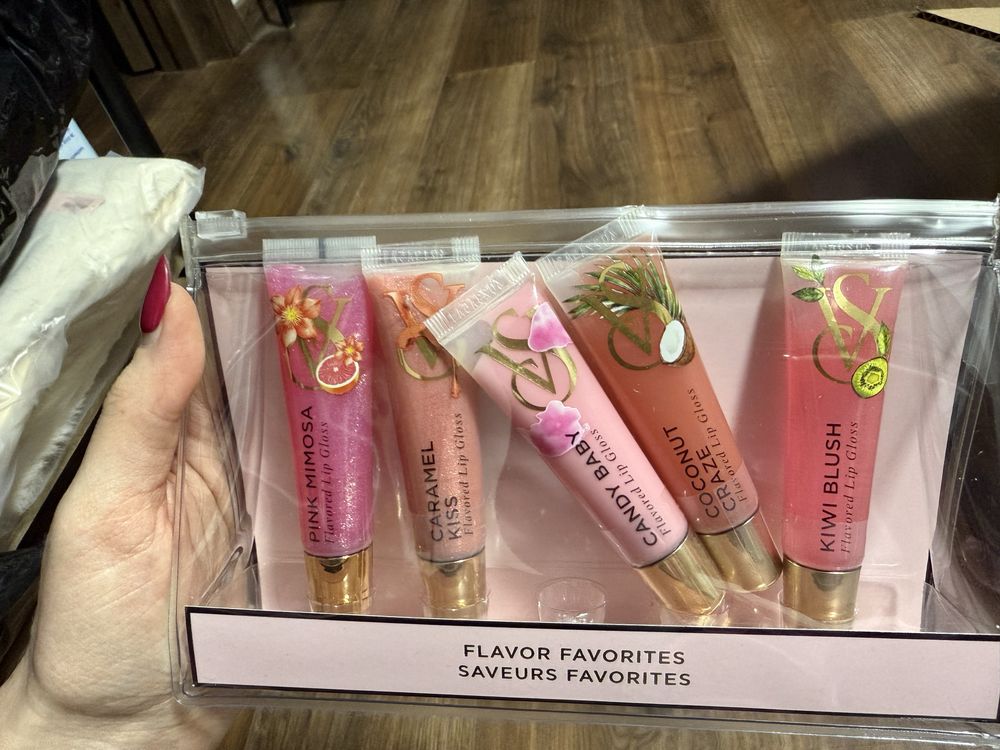 Блиски для губ Victoria's Secret
