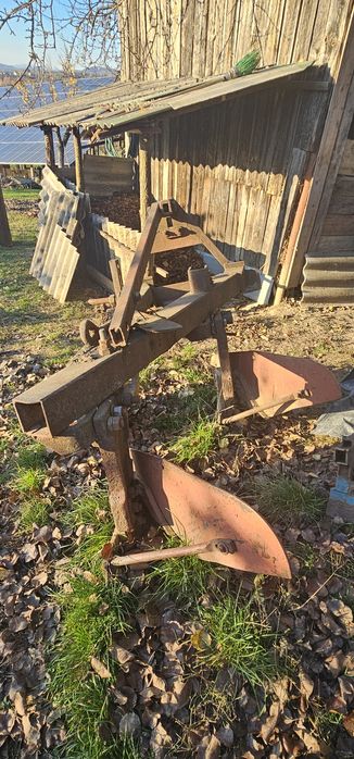 Плуг для трктора