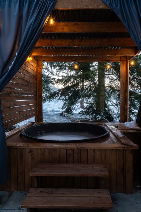 Domek w lesie z jacuzzi, magiczny klimat,narty,lodowisko,sanki