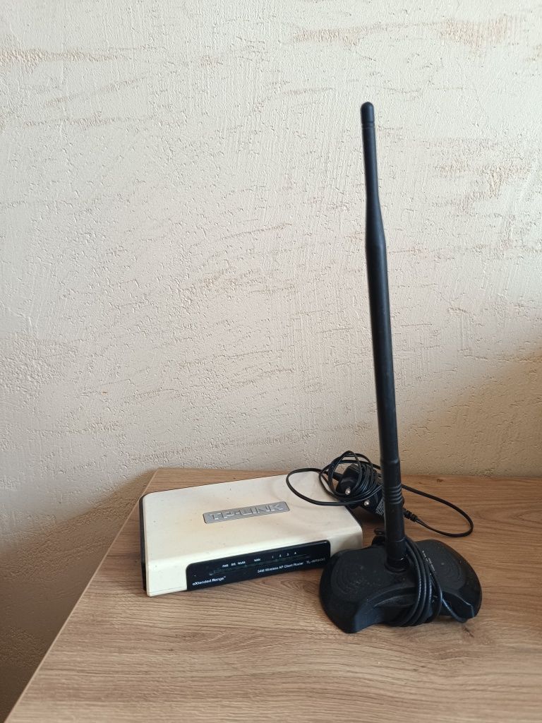Router z anteną wzmacniającą sygnał