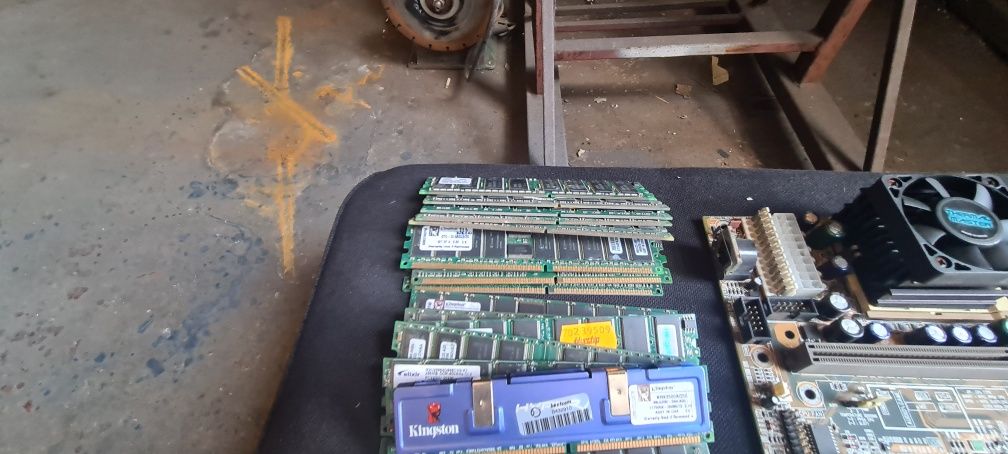 Stare części komputerowe Retro