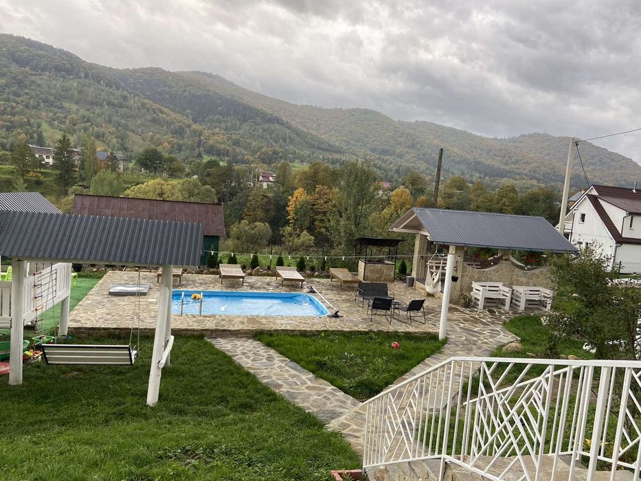 Котедж з чаном "Навпроти Маковиці" та окремі номери.