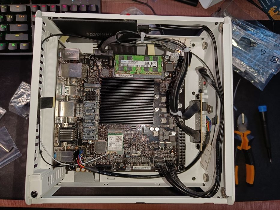 Компактний NAS-сервер Jonsbo N2, N100, Wi-Fi6E, 16ГБ RAM, 500ГБ SSD