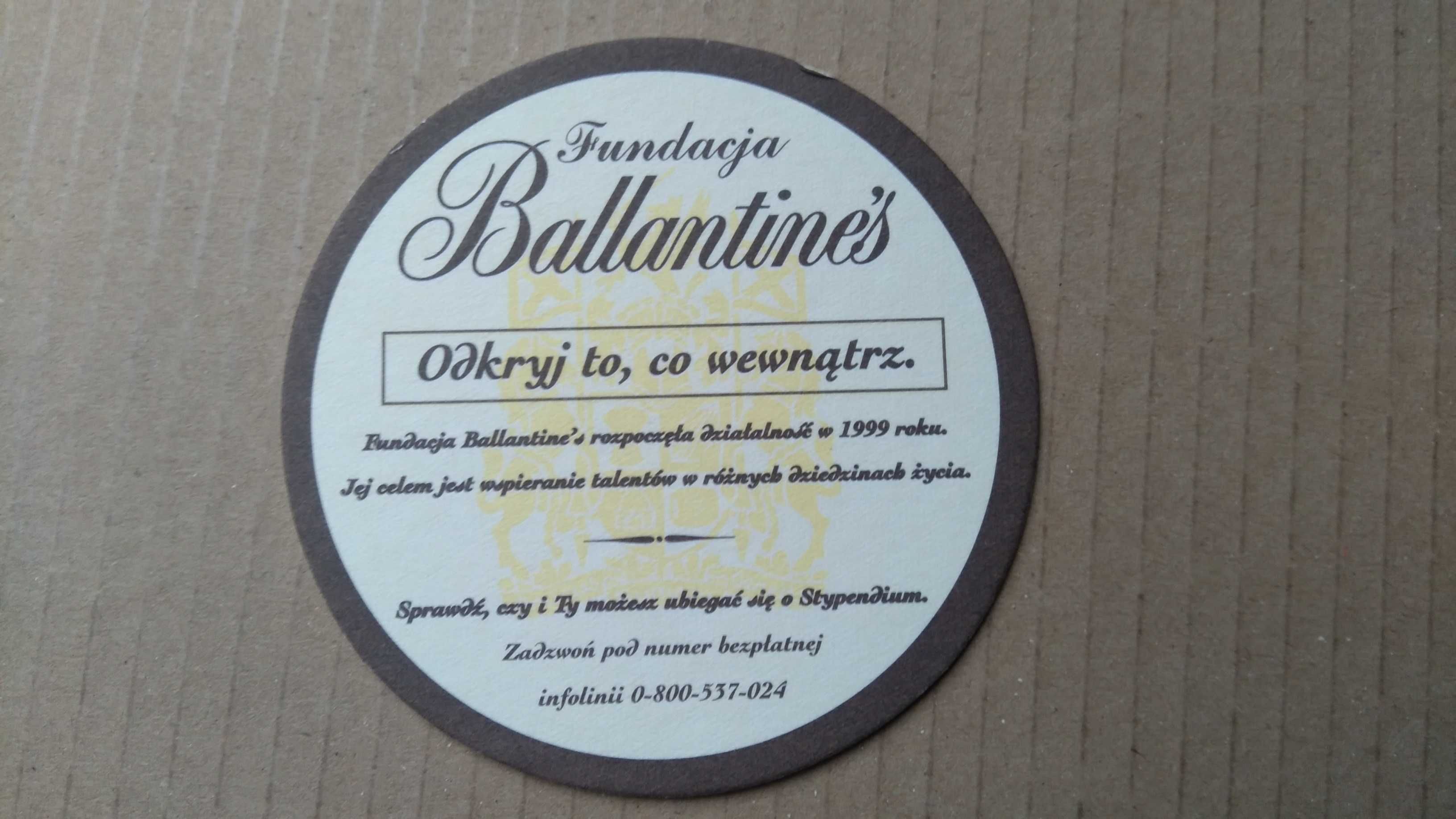 Stara podkładka barowa Fundacji Ballantine's