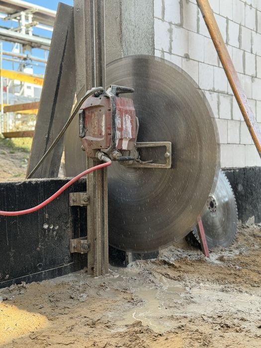 Cięcie, wiercenie, żelbetu, selektywne wybrzenia robotami brokk