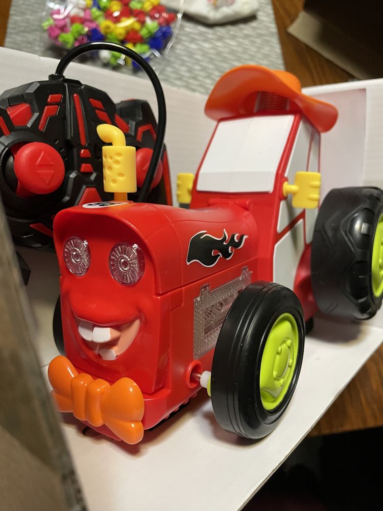 Traktor Ciągnik Sterowany Na Pilota RC SKACZĄCY TAŃCZĄCY DŹWIĘK