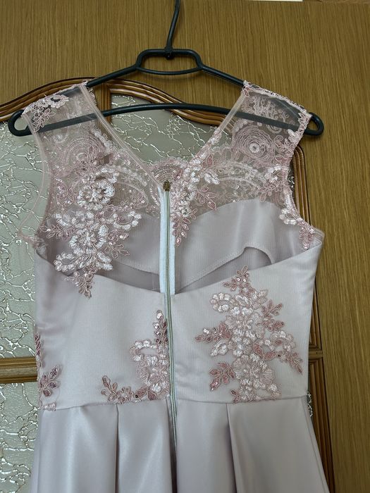 Вечірнє плаття колір пудра