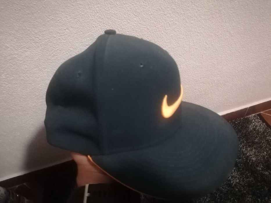 Chapéu NIKE, azul e amarelo