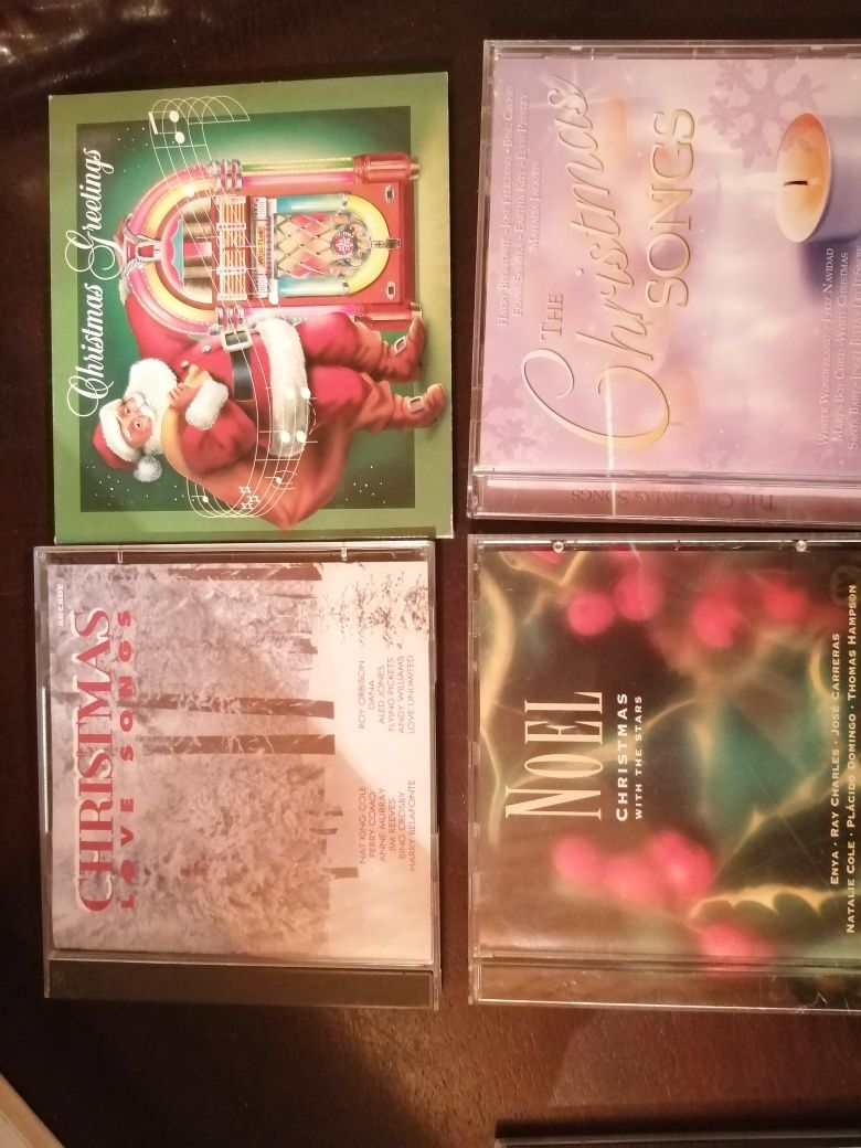 12 cds músicas de Natal 2€