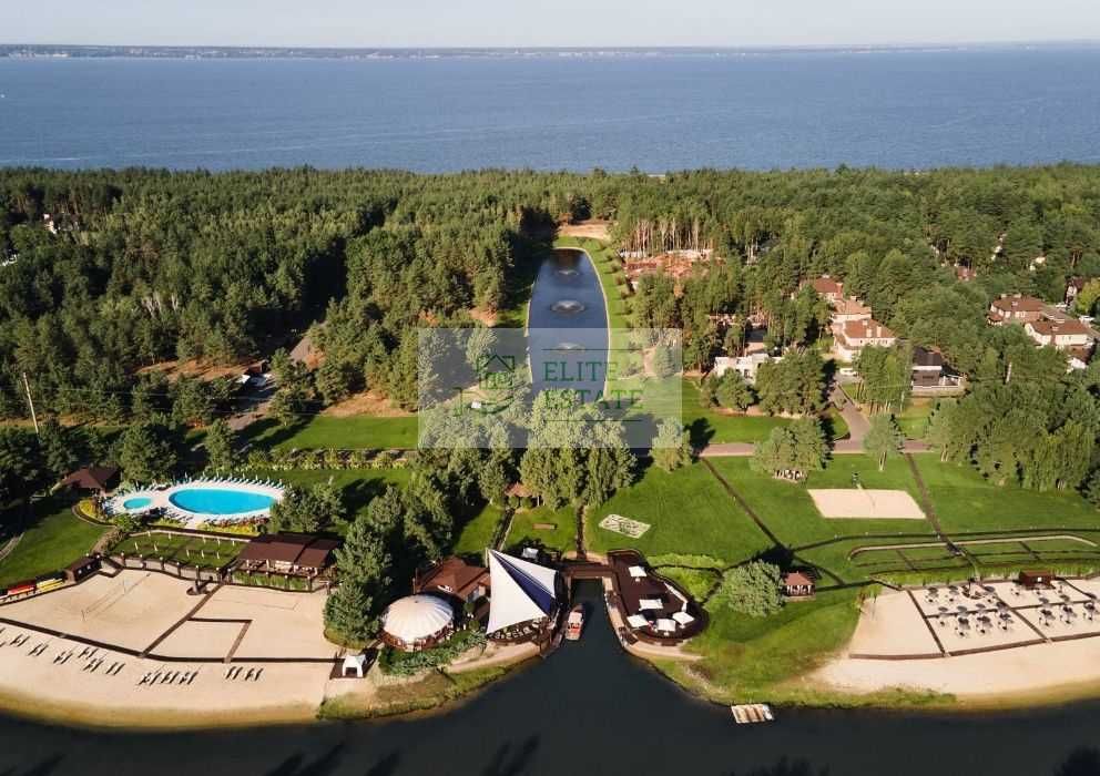 Продажа VIP-дома 590 м² с ремонтом, 30 сот, Riviera Village, 1-я линия