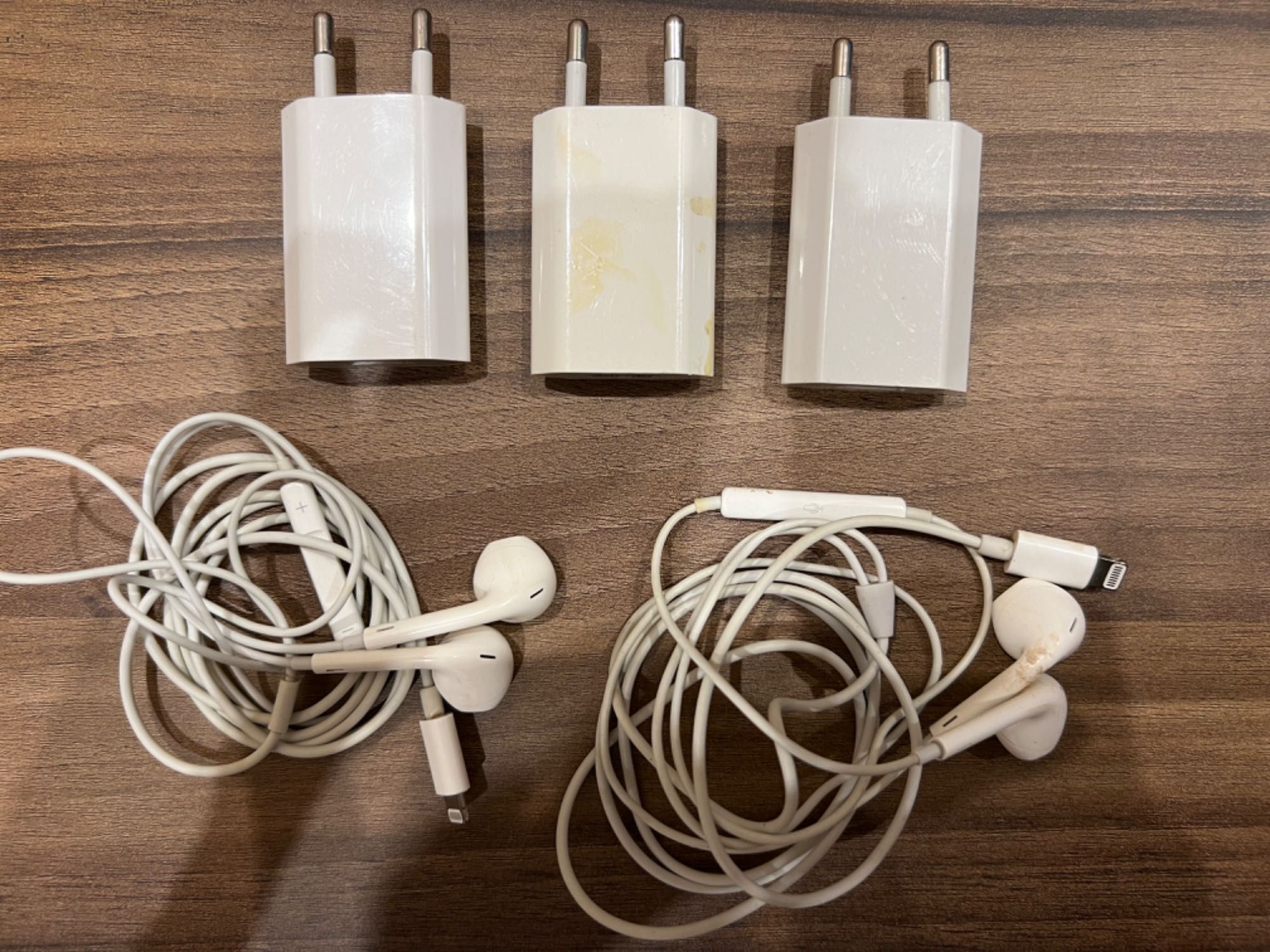 Наушники Apple EarPods Lightning кабель