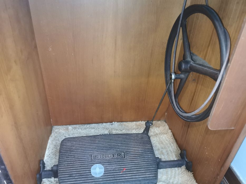 Máquina de costura singer antiga
