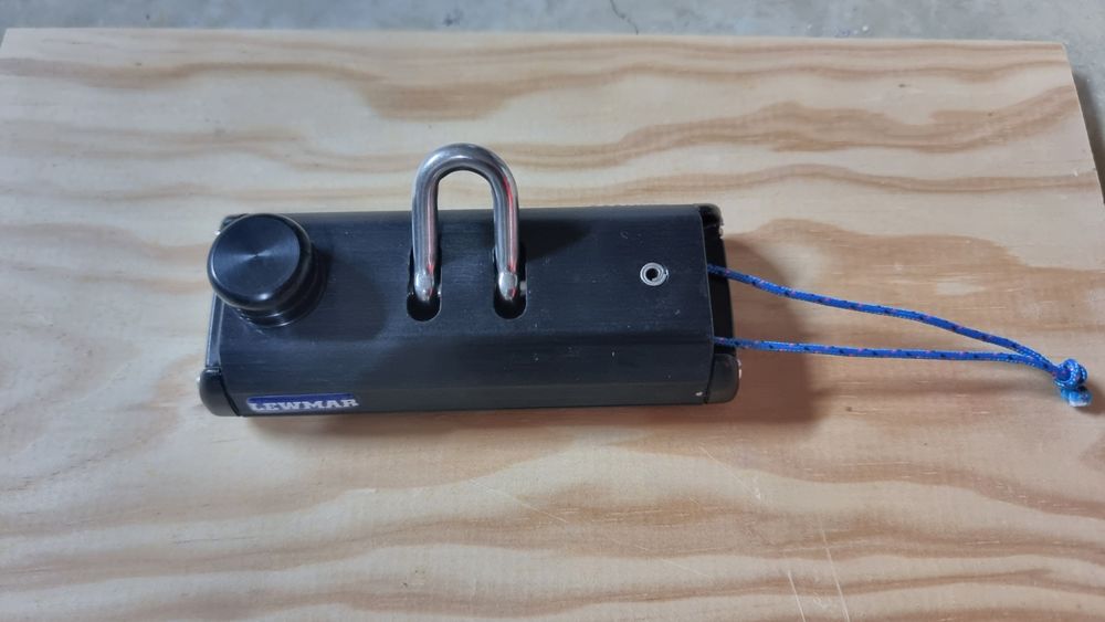 Carrinho de genoa Lewmar tamanho 0 (novo)