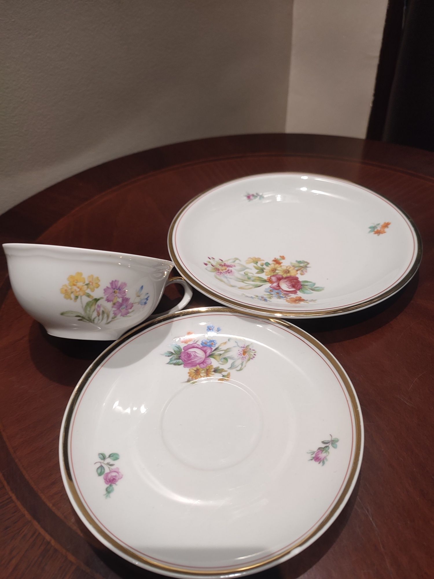 Śliczne stare trio porcelana Kahla