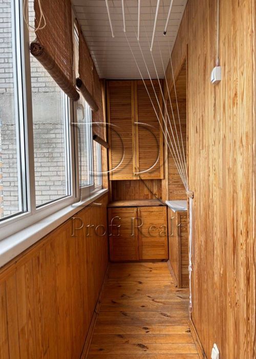 Продаж 2 кімн. квартири за адресою Смілянська 10/31 Волинська