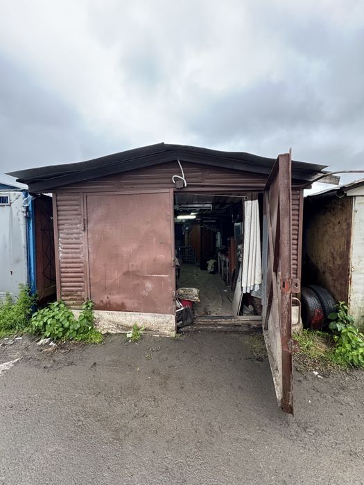 Продам гараж 18к.м метал