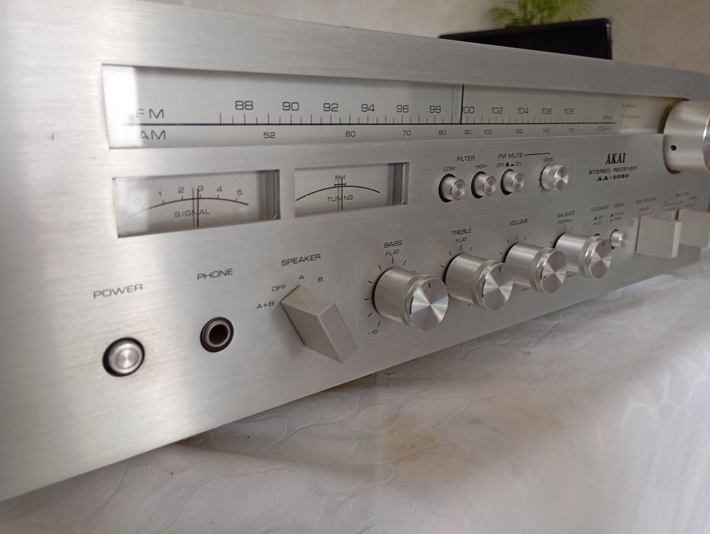 AKAI AA 1030 Amplificador Reciver Muito Bom