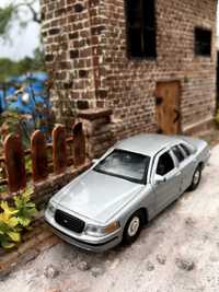 Czasopismo - FORD CROWN VICTORIA-autka,model,kolekcja (WELLY)