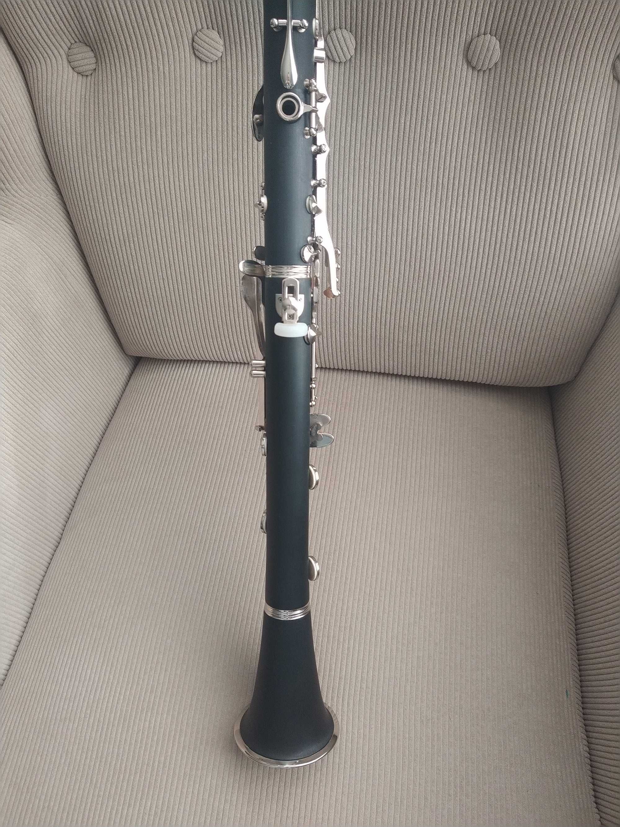 Clarinete novo Millbrook com pastilhas Yamaha