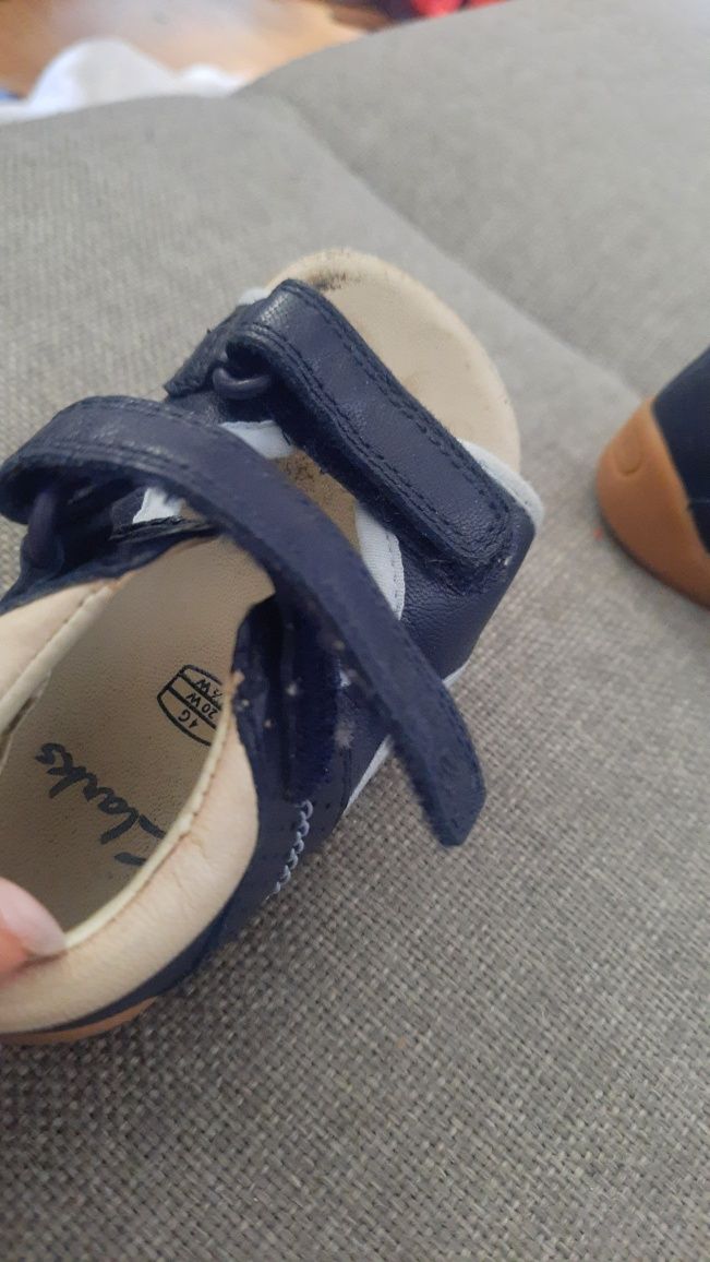 Sandałki skórzane Clarks rozm 20 piękne na rzepy