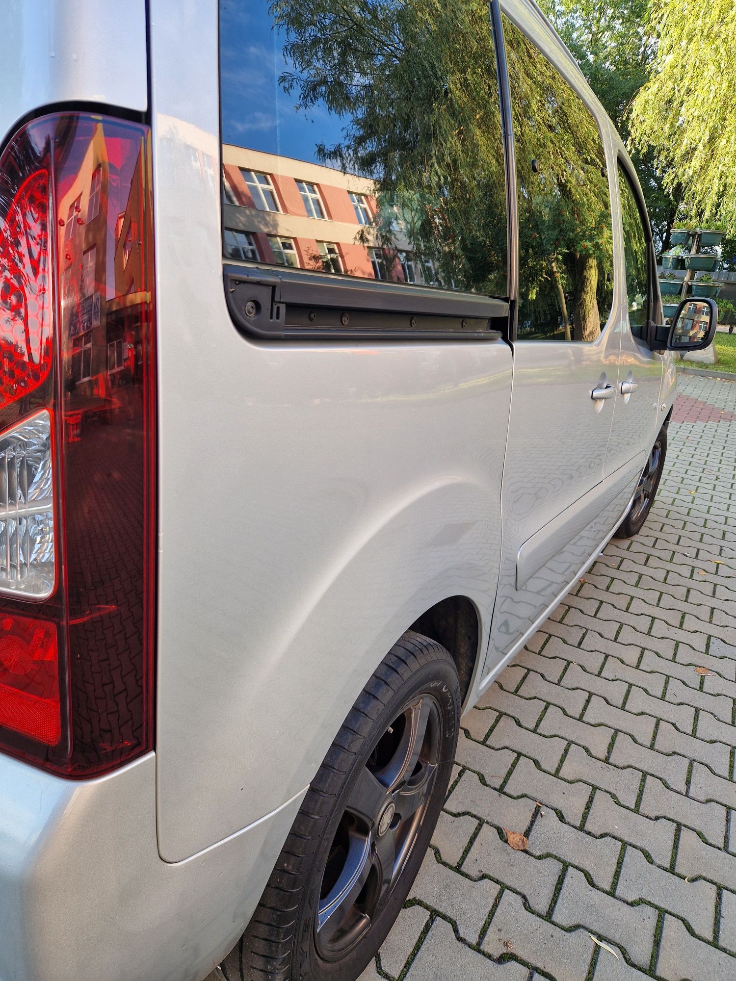 Peugeot partner   tepe HDI krajowy klimatyzacja 5 osób, hak, relingi