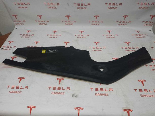Підкапотний пластик Tesla S rest
