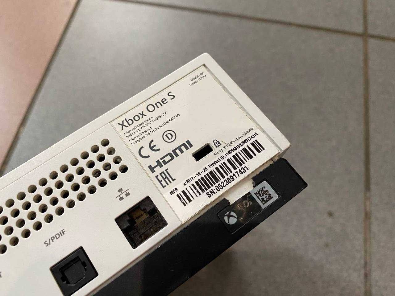 Приставка Microsoft Xbox One S