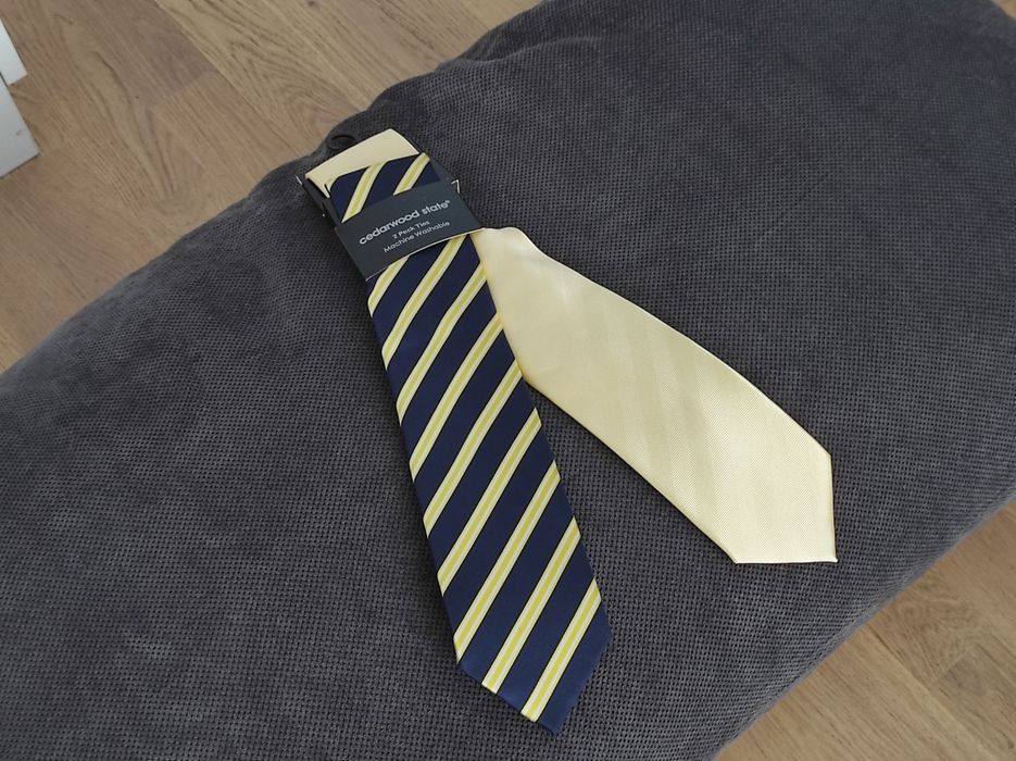 Krawaty żółty i żółto-czarny