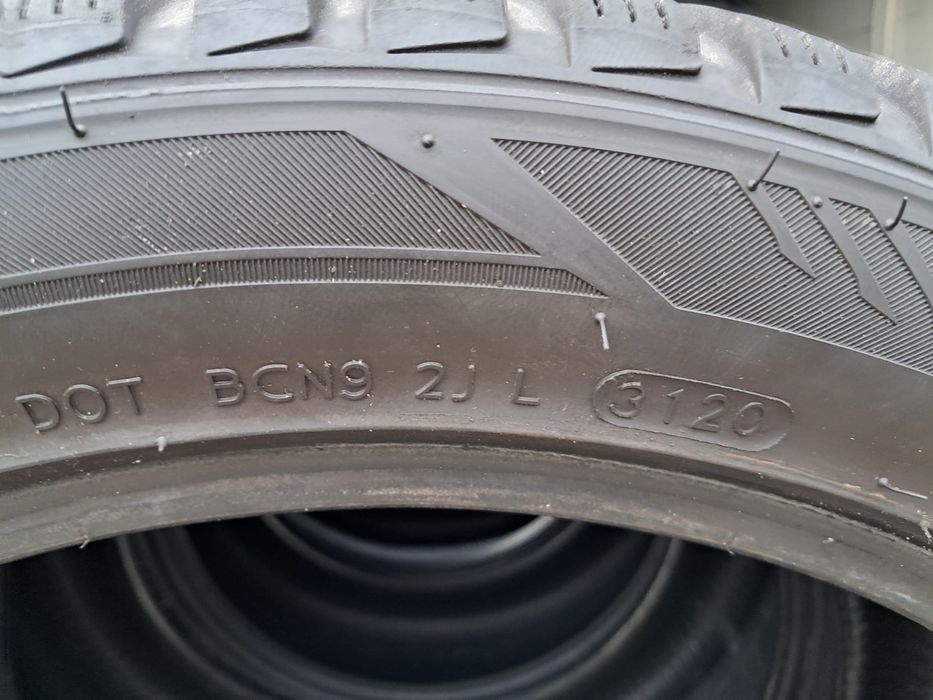 Zimówki Laufenn 235/45 R18