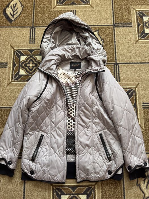 Жіноча куртка осінь / весна