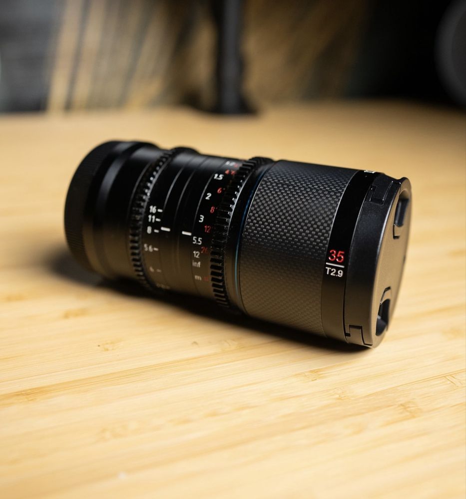 Lente Sirui Saturn 35mm para Sony