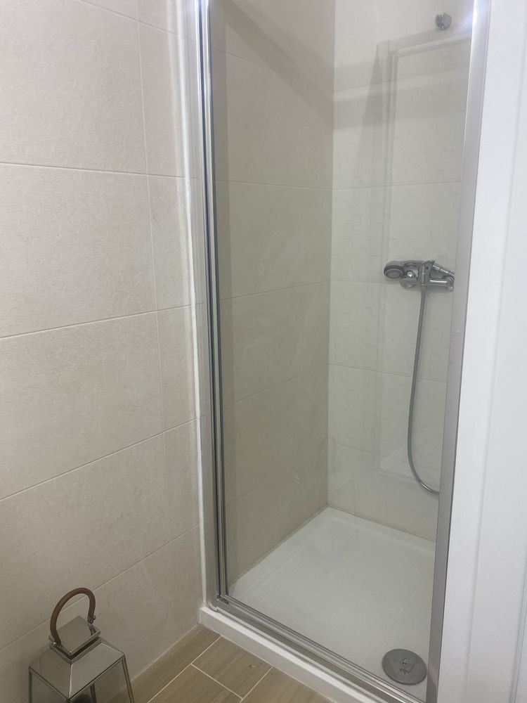 Quarto partilhado a 3 minutos do metro
