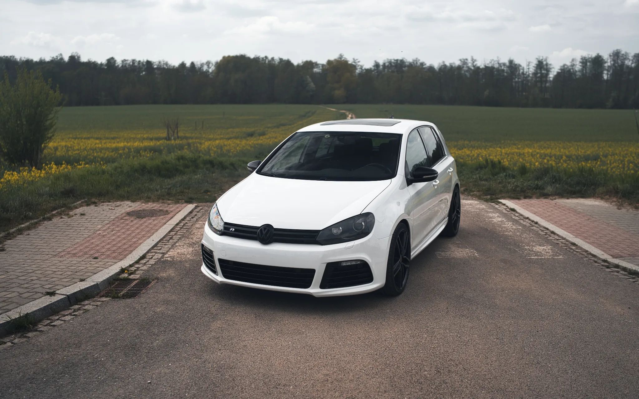 Volkswagen Golf stan idealny, nowy lakier
