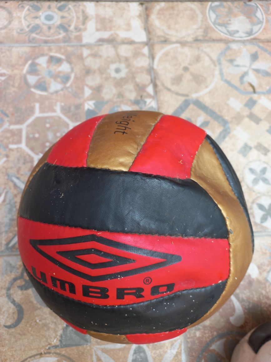 Piłka ręczna firmy umbro