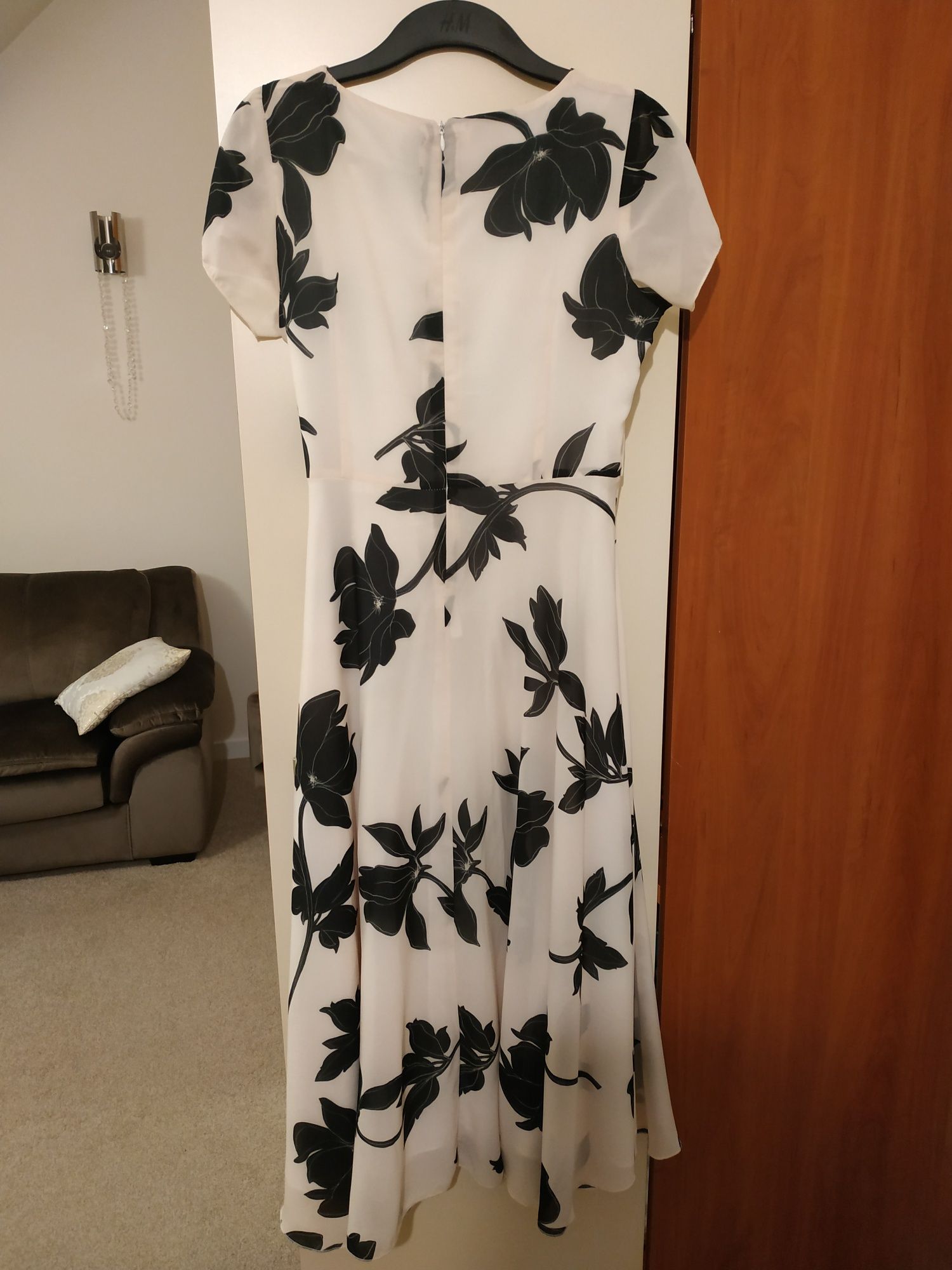 Sukienka w kwiaty Aldona 44