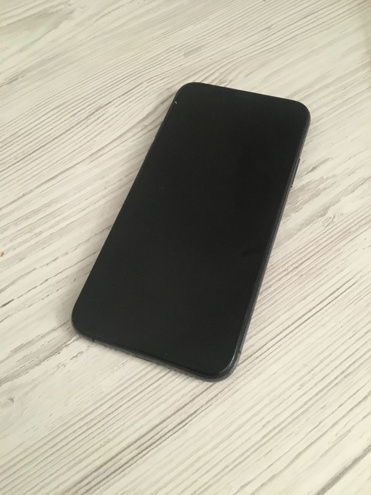 Продам Iphone XS 64 GB