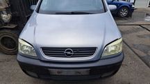 lampa prawa przód Opel Zafira