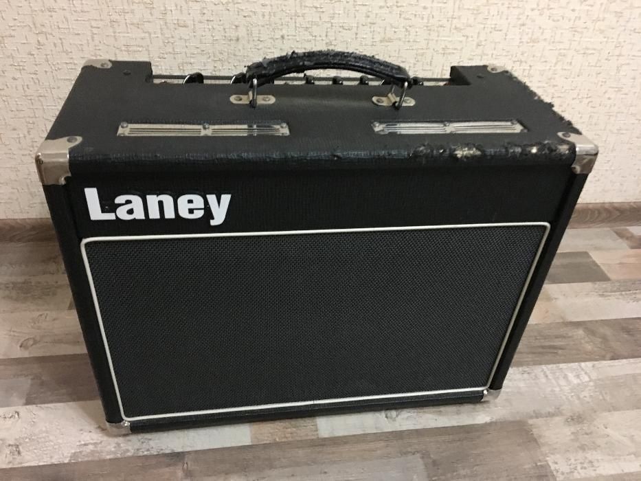 Продам Laney VC30 210 made in UK+футсвич FS2+новый комплект ламп!