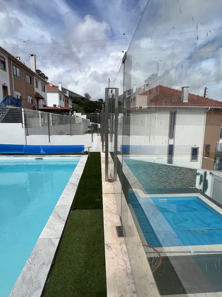 Proteção segurança guarda piscina muro vidro postes inox prumo