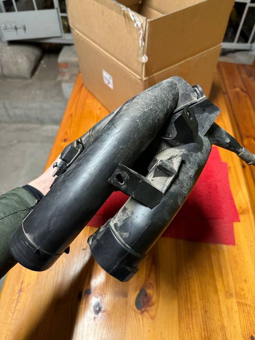 Корпус повітряного фільтру Citroën c4 1.6 blue hdi