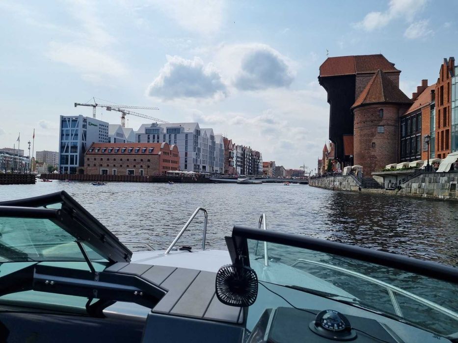 motorówka jacht łódz wynajem charter gdynia sopot gdańsk