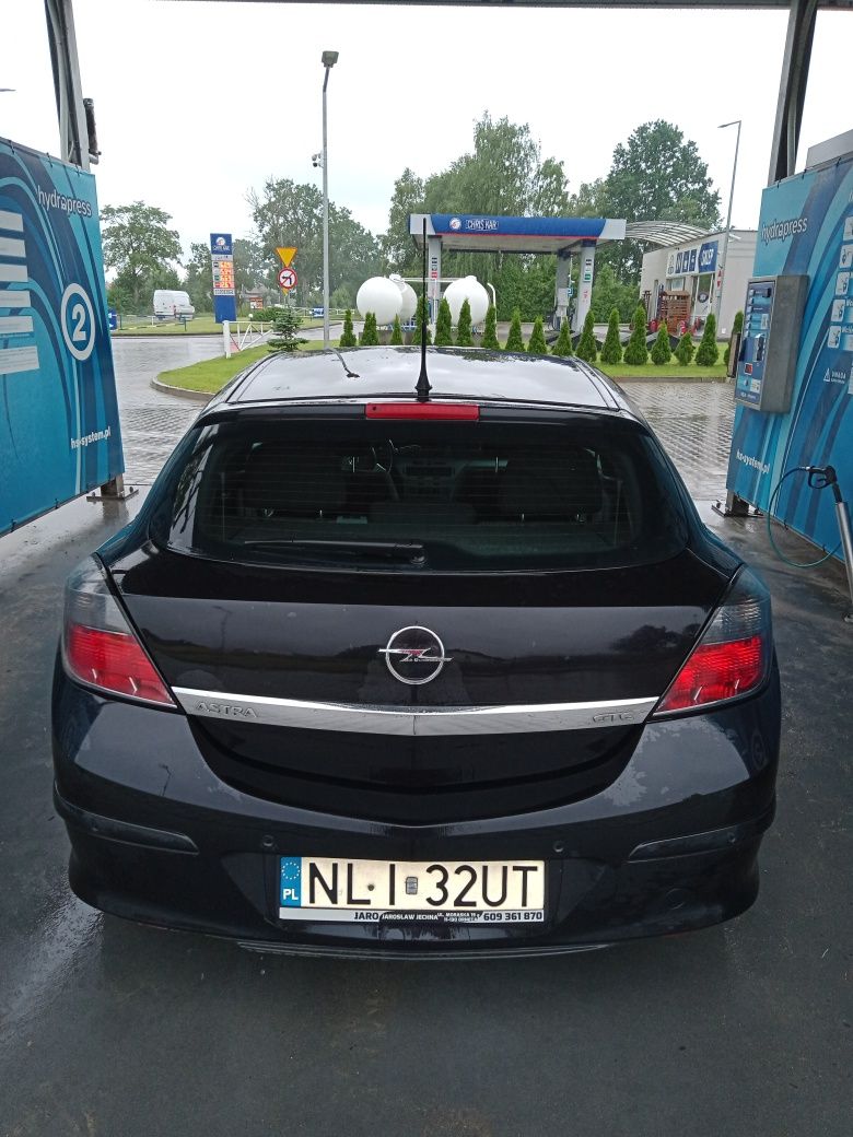 Opel Astra H  1.9 CDTI 120 KM GTC