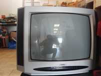 Televisões Sanyo e MITSUBISHI