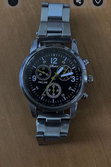 Чоловічий годинник