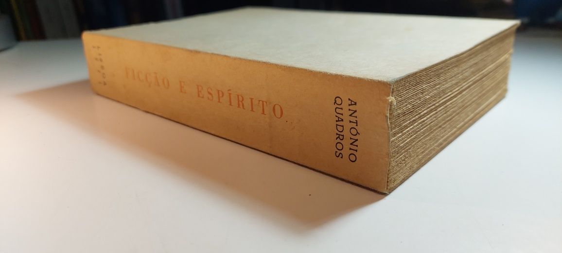 Ficção e Espírito - António Quadros (1971)