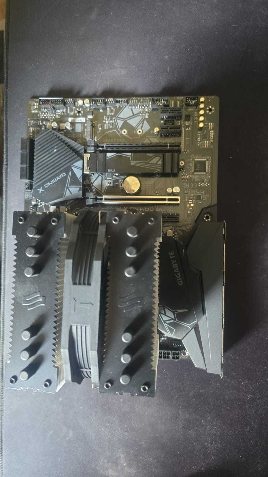 Gigabyte Z490 GAMING X, Procesor Core i5-10600KF, 2x16GB RAM 4000