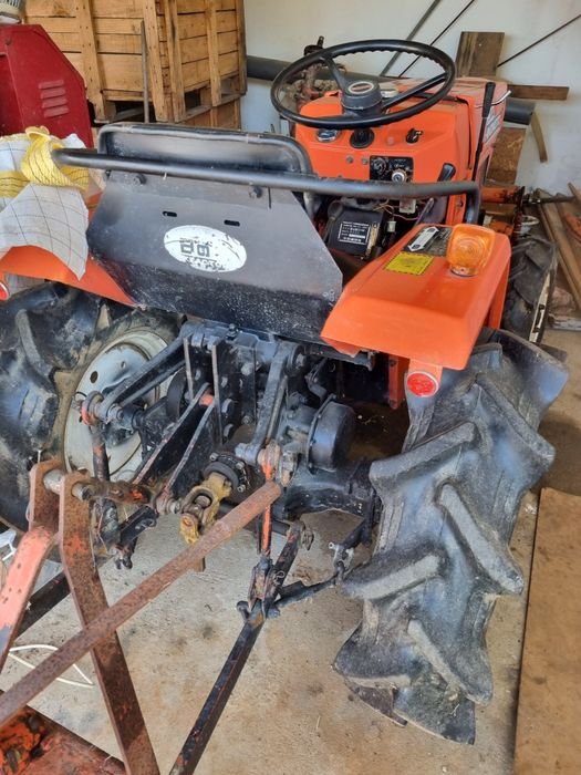 Trator Hinomoto c144