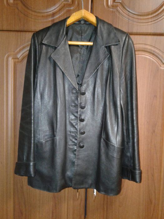 Женский кожаный пиджак