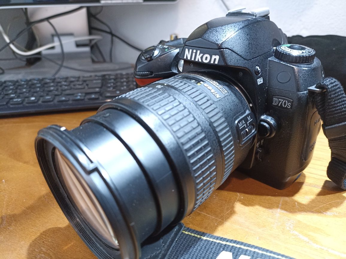 Nikon D70s Lente 18 70